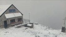 La increíble nevada que tiñe de blanco los Picos de Europa en agosto