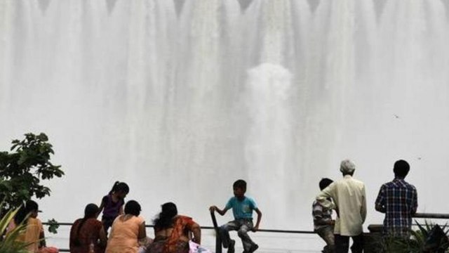 Top News: Sardar Sarovar Dam gates nearby villages on alert