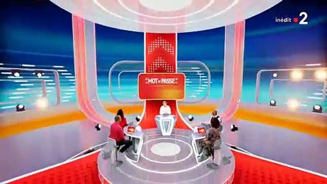 Découvrez les premières images de Laurence Boccolini à la tête du jeu Mot de passe qui est de retour le matin sur France 2 - VIDEO