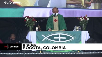 Colombian priest holds mass in drive-in Cinema