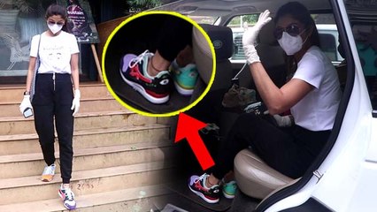 Shilpa Shetty spotted in different color shoe; Check Out | FilmiBeat
