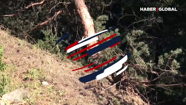 Düğün dönüşü feci kaza! Davetiyeler etrafa saçıldı