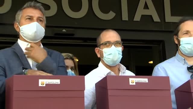 Comienza la recogida de firmas para la moción de censura contra Bartomeu