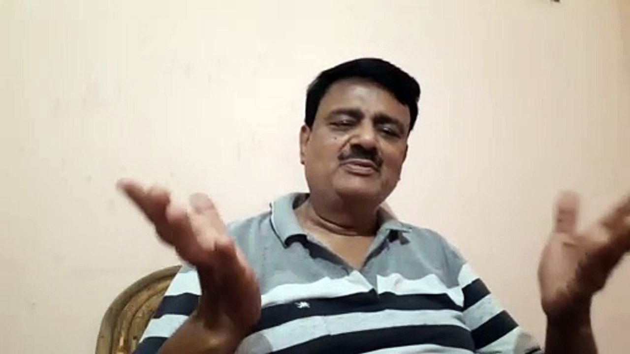व्यक्तित्व के विकास के लिए अपने बारे में सदा जानने का प्रयास रखना चाहिए