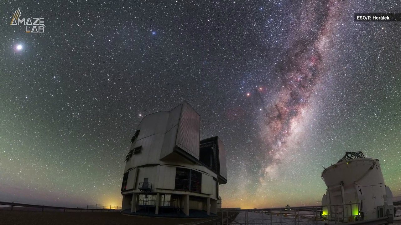 Night Sky Over Chilean Desert Lights Up With Beautiful Phenomenon