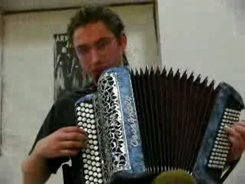 Yoann à l'accordéon
