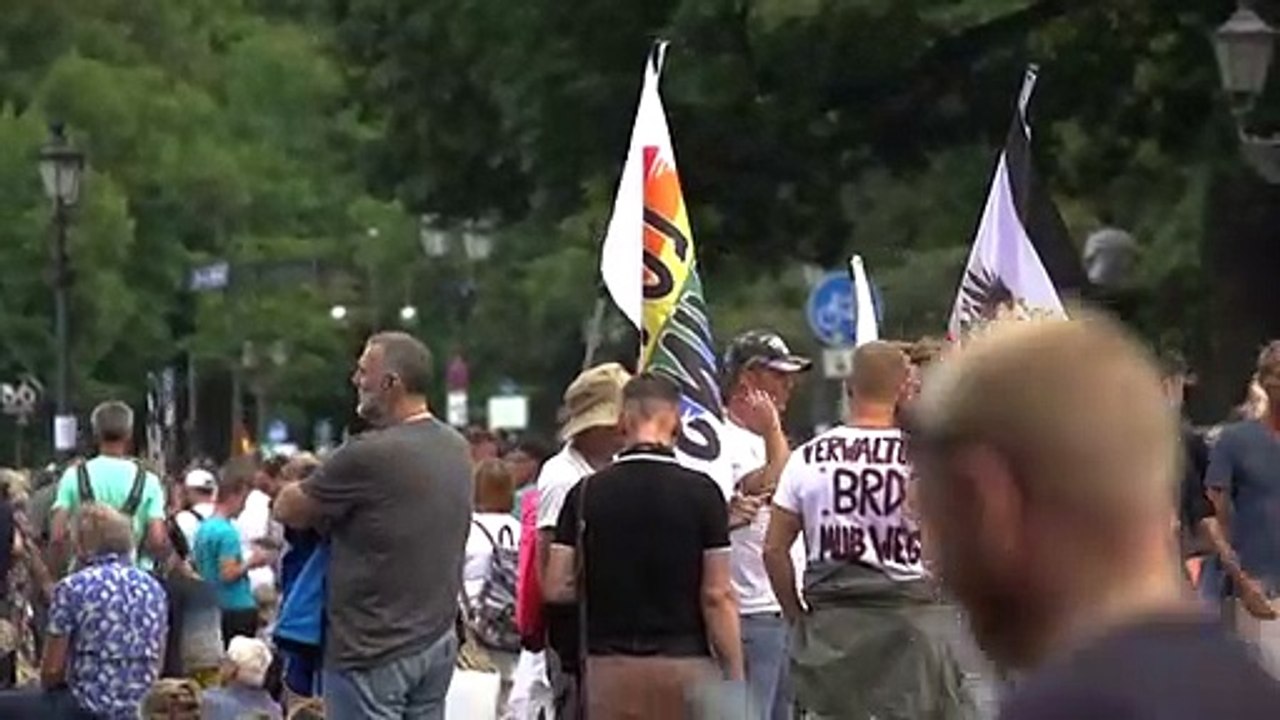 Steinmeier nennt Rechtsextremismus in der Gesellschaft 'ernste Gefahr'