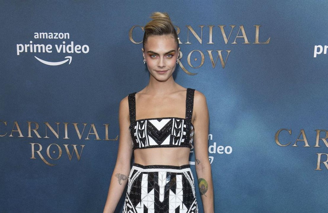 Delevingne sisters launch prosecco