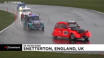 Les 24 heures de la Citroën 2CV à Snetterton