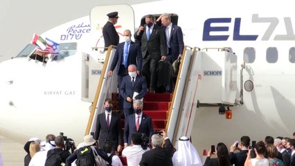 وفد إسرائيلي يحط في أبوظبي على متن أول رحلة تجارية بين الدولتين