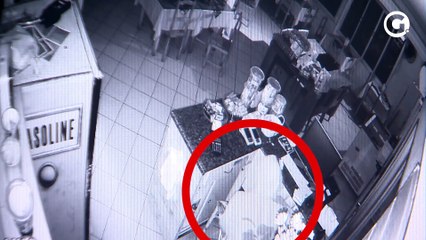 Homem assalta restaurante no ES e câmera registra