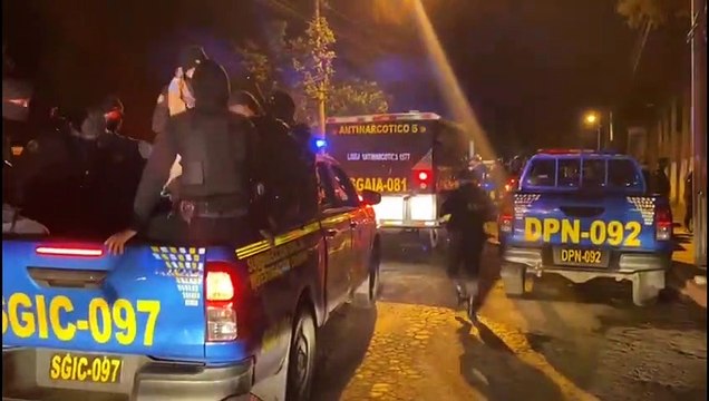 Presidente de Guatemala insta a pandilleros a liberar rehenes