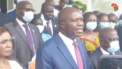 Mabri Toikeusse dépose sa candidature à l'élection présidentielle