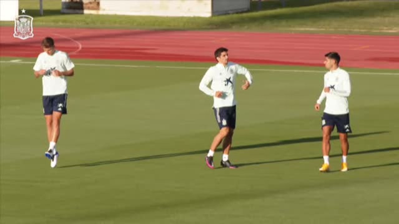 La selección entrena con la mente puesta en el partido ante Alemania