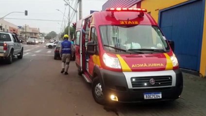 Carro e moto batem na Rua Jorge Lacerda
