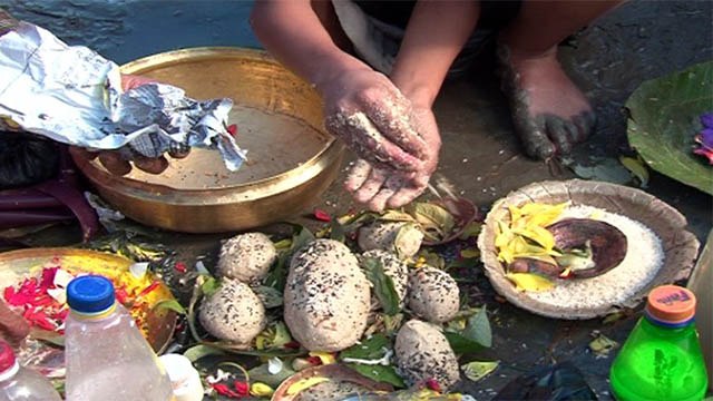 Pitru Paksha 2020: पितृ पक्ष में इस उपाय से करें पितृ दोष निवारण | पितृ दोष मंत्र | Boldsky