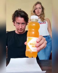 Tour de magie avec une bouteille