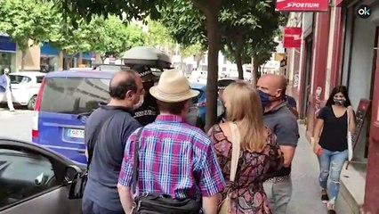 Una violenta mafia okupa un edificio en Sevilla y oferta habitaciones en Milanuncios