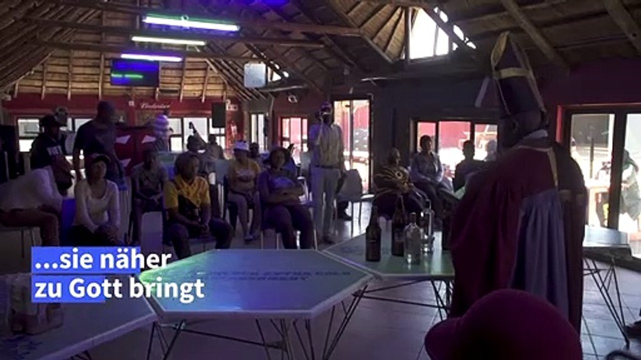 Amen und Prost: Unorthodoxer Gottesdienst in Südafrika