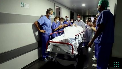 Manuel, un paciente de 64 años, sale de la UCI tras 159 días de ingreso por covid-19