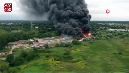 Polonya'da plastik deposunda korkutan yangın