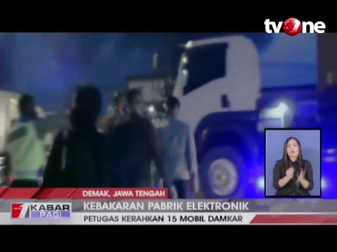 Pabrik Elektronik Kebakaran, 15 Mobil Damkar Dikerahkan