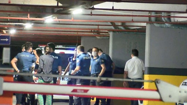 Gaspçılara müdahale eden polis ve özel güvenlik görevlisi bıçaklandı