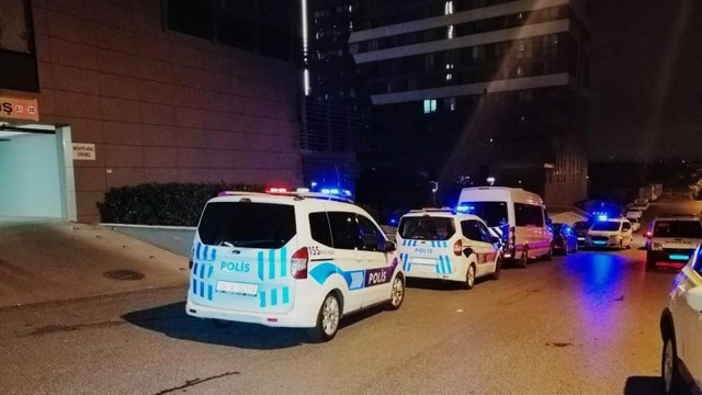 Gasp olayına tanık olan polis müdahale ederken bıçaklandı