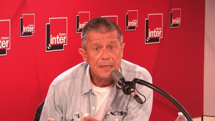 Emmanuel Carrère : "A mesure qu'on s'approche de notre mort, on se dit qu'il serait un peu temps d'être capable d'exprirer, de se vider au lieu de se remplir constamment, de lâcher prise."