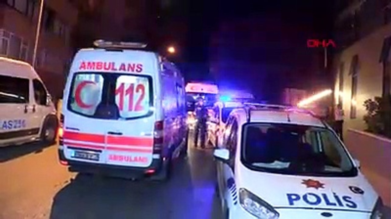 Gaspçılara müdahale eden polis ve özel güvenlik görevlisi bıçaklandı