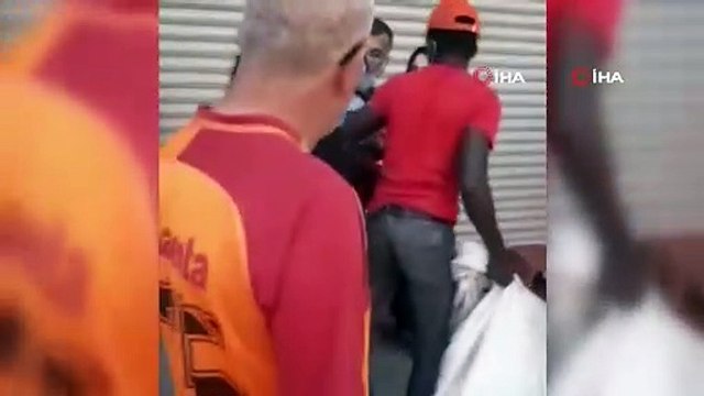 Esenyurt'ta zabıta memuruna 'tabureli' saldırı anları