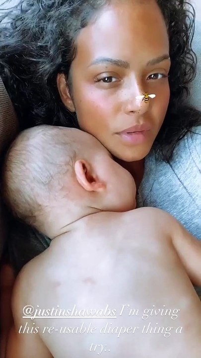 Christina Milian s'est filmée avec son fils Isaiah lové contre elle. La compagne de M. Pokora a vanté les mérites de couches lavables offertes par une amie auprès de sa communauté de fans.