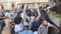 Violentos enfrentamientos en protestas ciudadanas ante el Parlamento búlgaro