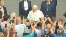 El papa retoma el contacto con los fieles en las audiencias tras seis meses