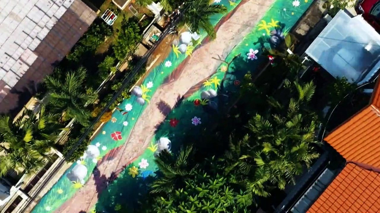 Kunst-Fluss in Jakarta macht trotz Corona gute Laune