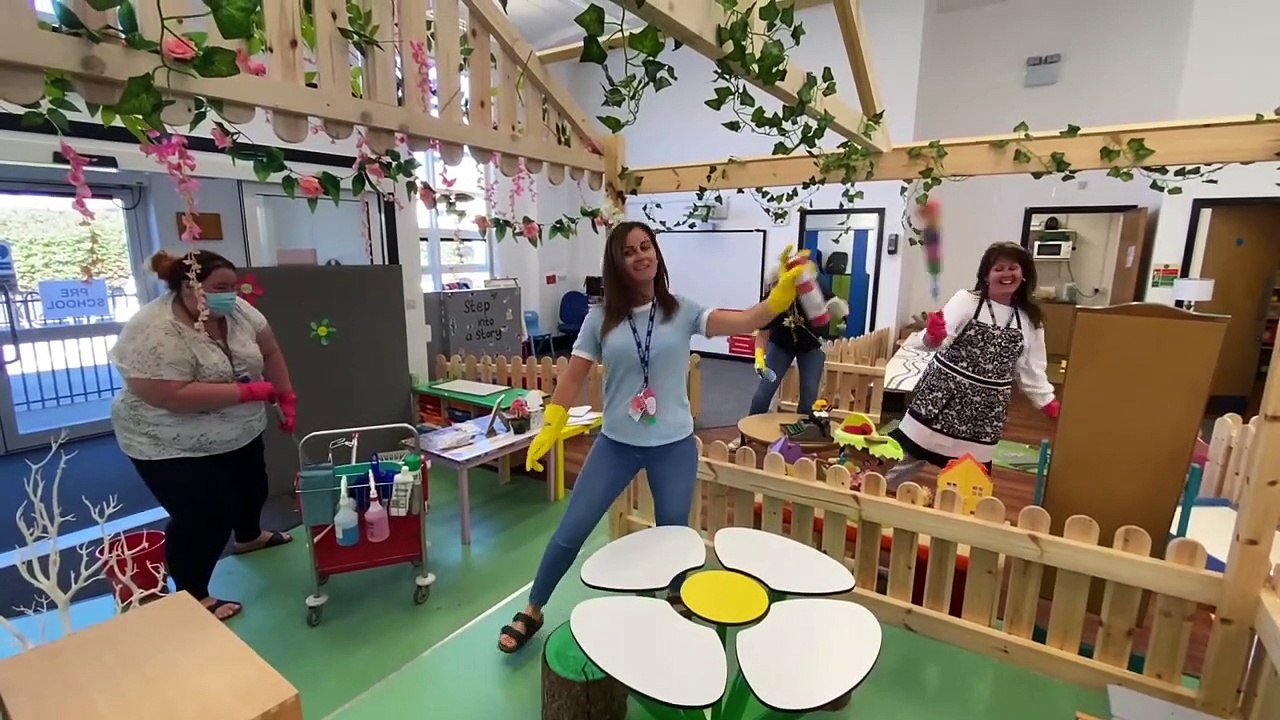 Flakefleet Primary back to school video