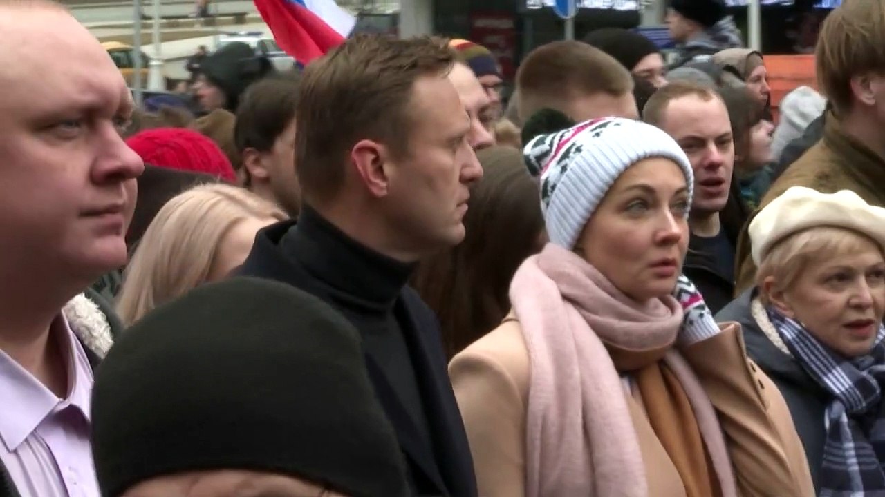 Bundesregierung: Kreml-Kritiker Nawalny mit Nervenkampfstoff vergiftet
