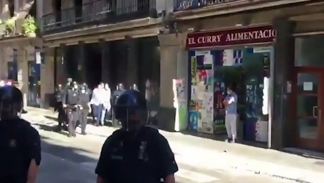 Agreden a los diputados de Vox Ignacio Garriga y Rocío de Meer en el Raval de Barcelona