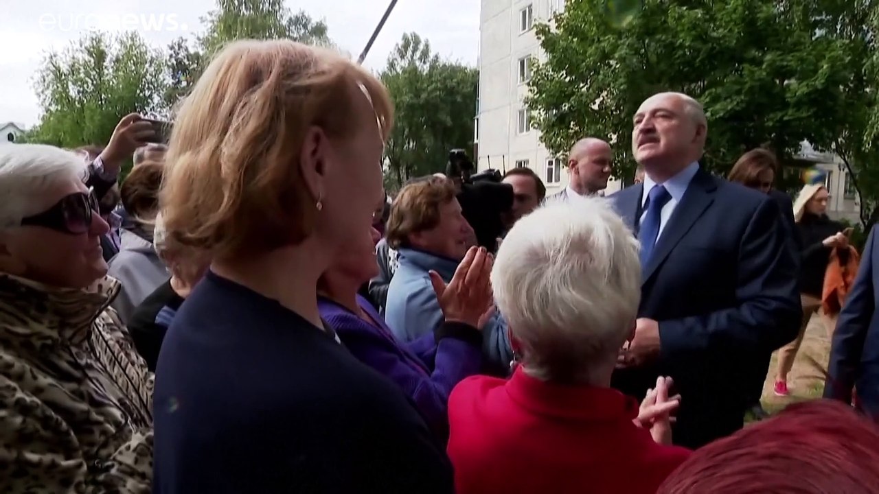 Lukashenko non riesce a sedare la piazza e Mosca lo conforta