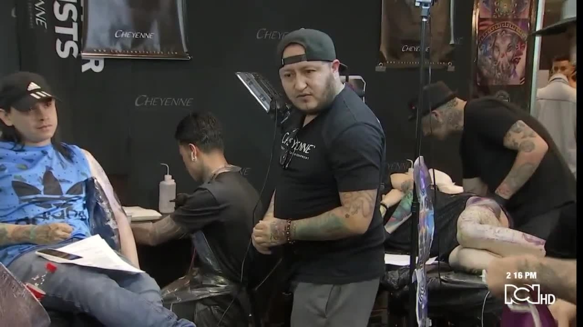 ⁣Tatuador de J Balvin revela cuántos tatuajes tiene el cantante