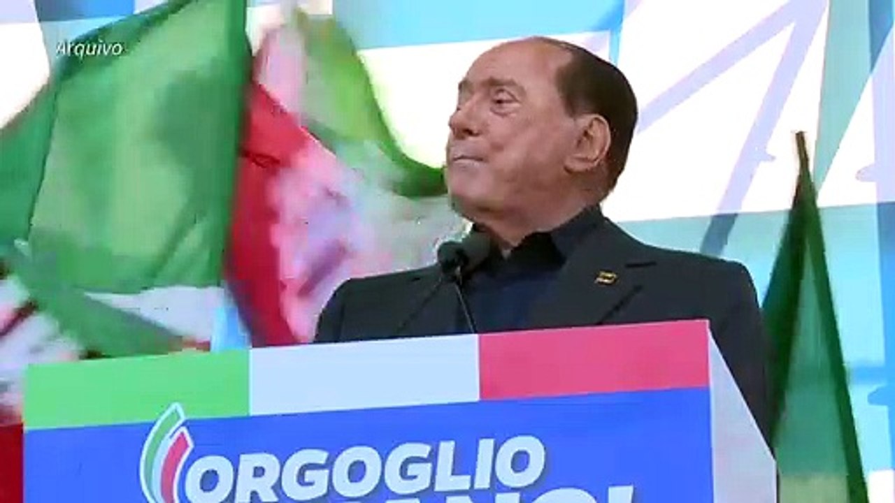 Berlusconi testa positivo para Covid-19