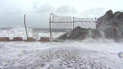 강원 동해안 태풍 피해 속출...최대 250㎜ 비 더 내려 / YTN