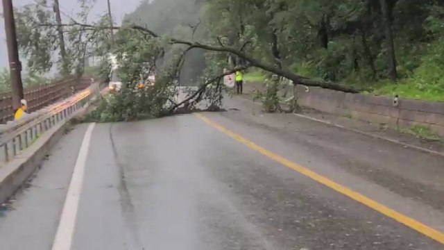 태풍 '마이삭' 동해로 진출했지만...아직 끝나지 않았다? / YTN