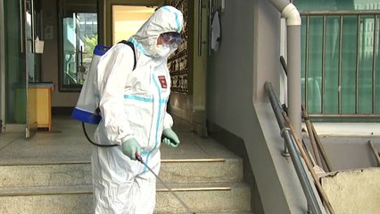 [뉴스라이브] 코로나19 17일 만에 백 명대... "이번 주 중대 분기점" / YTN