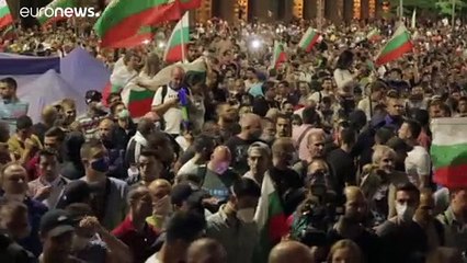 Contestação e confrontos em protesto contra governo búlgaro