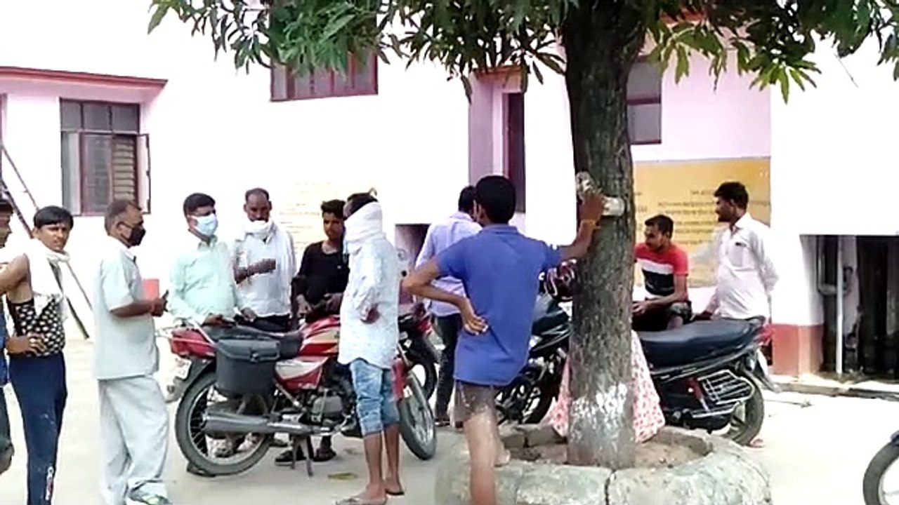 बाराबंकी: सिंघाड़े के तालाब में दवाई डालने गए युवक की नाव पलटने से हुई मौत