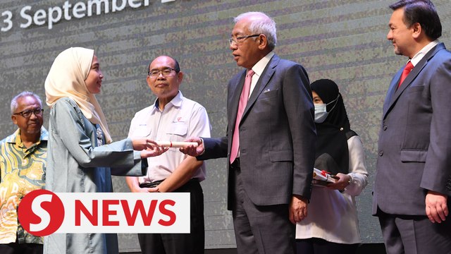 93 students receive TNB scholarships