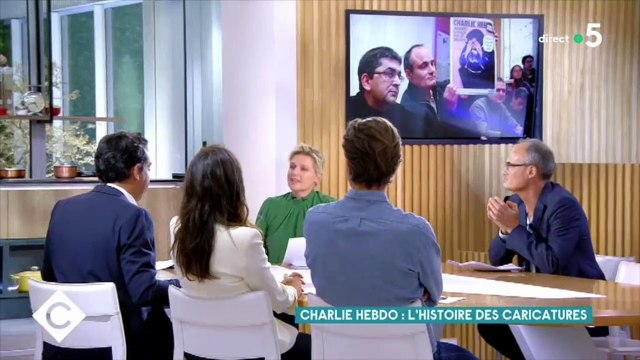 C à vous : Patrick Cohen corrige Anne-Elisabeth Lemoine à cause de sa propre maladresse (vidéo)