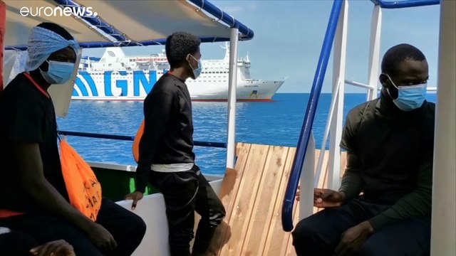 Лампедуза: лагерь беженцев закрывают