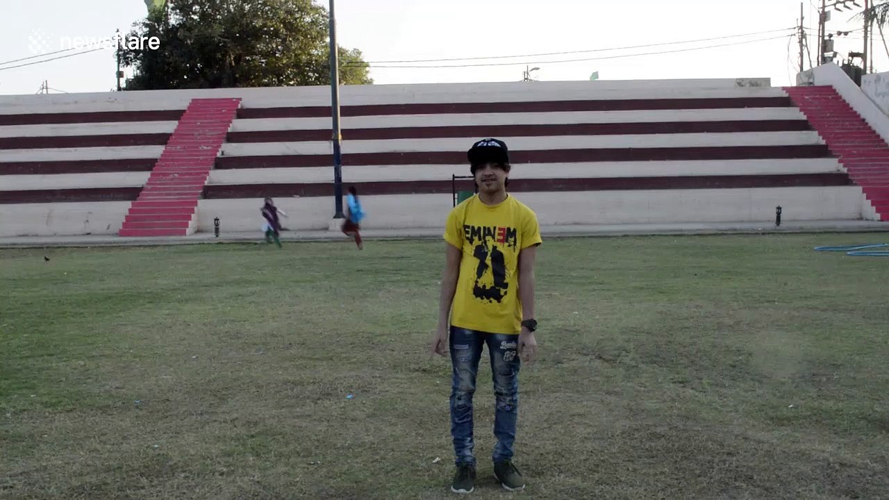 This Pakistani teenager can turn his head a horrifying 180 degrees